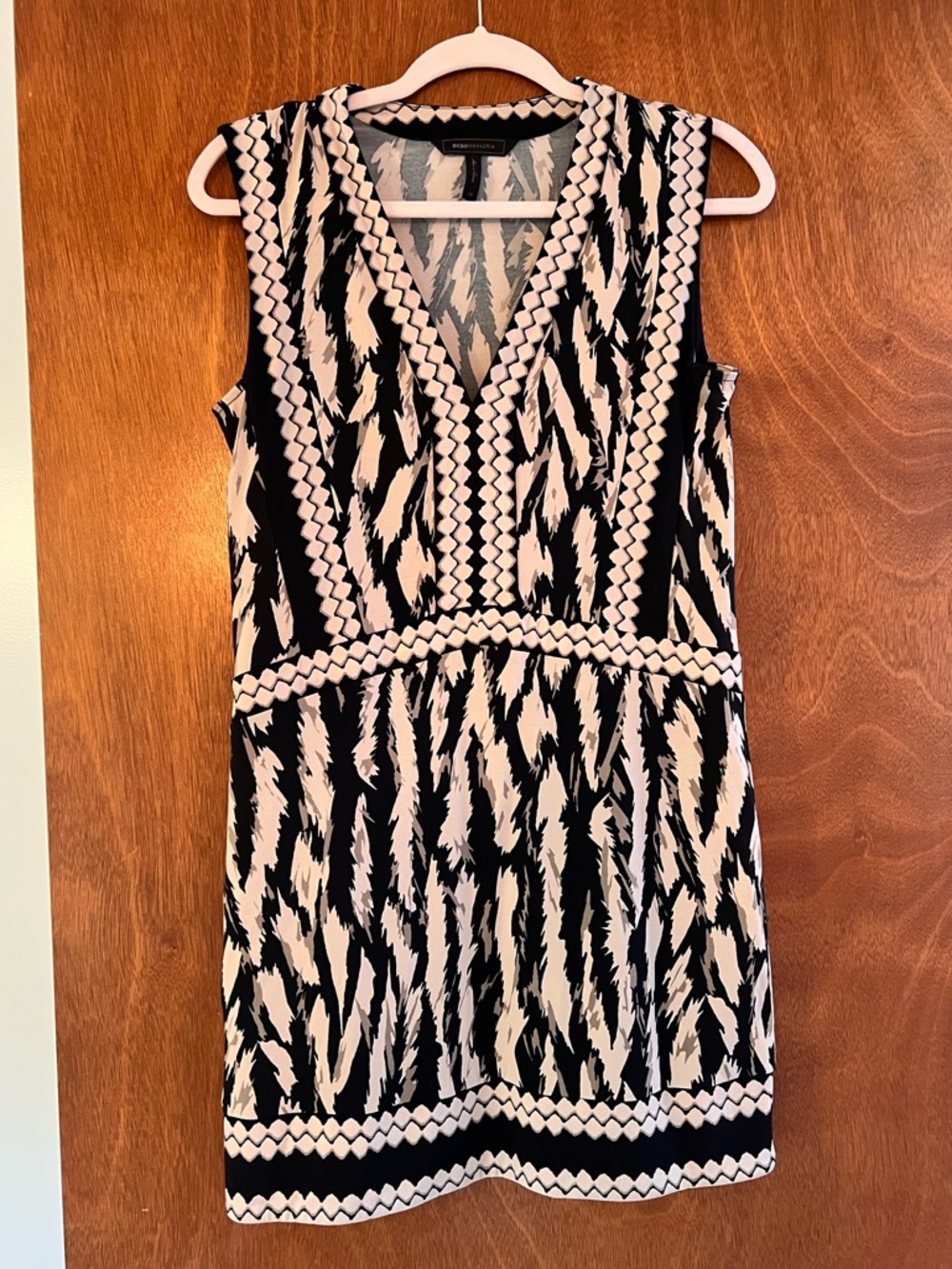 BCBG MaxAzria Black & Beige Printed V-Neck Sleeveless Mini Dress